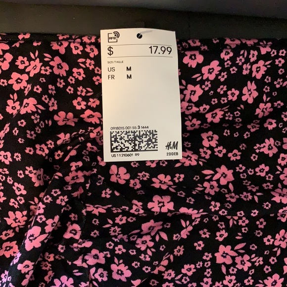 H&M Skirt BRAND NEW - Picture 2 of 2